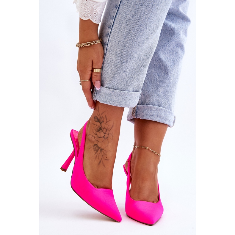 FS1 Klasické neonově růžové odznaky Whitley růžový 1