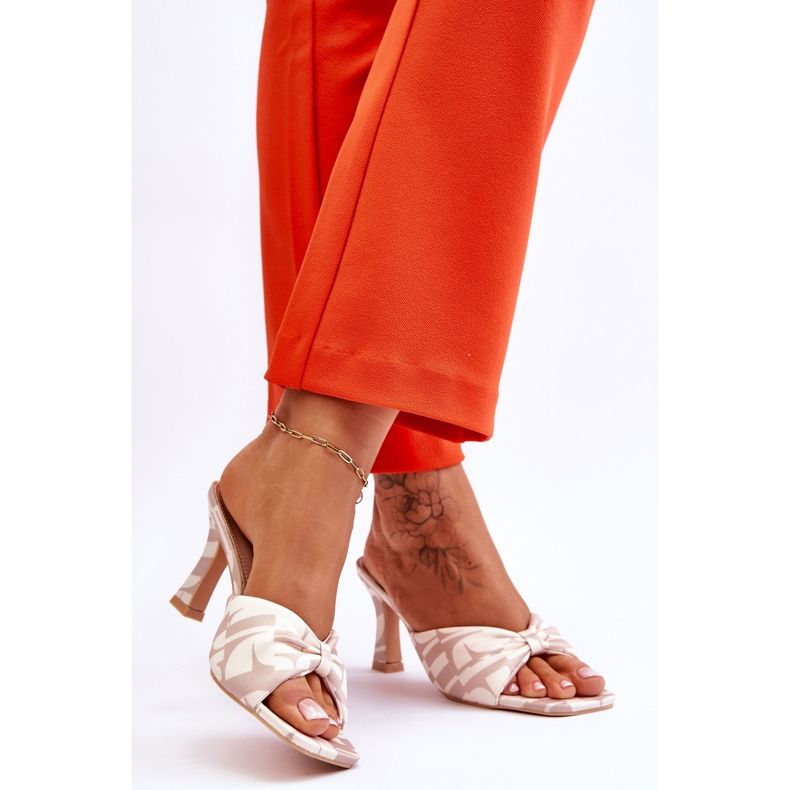 Módní vysoké podpatky s potiskem béžová Floria béžový 2 Módní vysoké podpatky s potiskem béžová Floria béžový 2