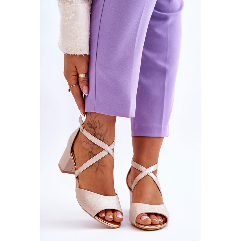 Vinceza Dámské kožené sandály na nízkém podpatku Golden Quinn zlatý 1