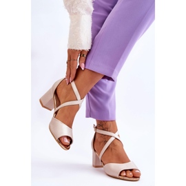 Vinceza Dámské kožené sandály na nízkém podpatku Golden Quinn zlatý 2