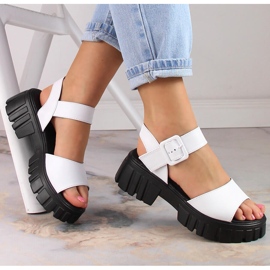 Dámské bílé sandály na platformě Vinceza SG23-7852 bílý 1