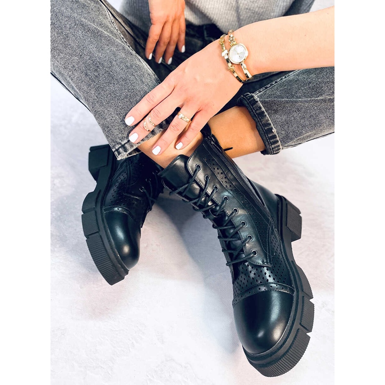 BM Prolamované šněrovací boty Wyman Black černá 2