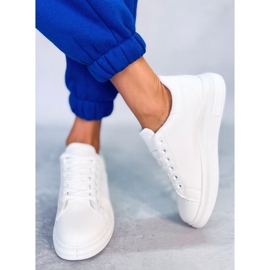 BM Bílé tenisky na klínku Maes bílý 1