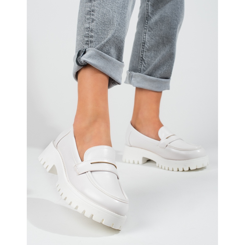 Bílé dámské mokasíny Shelovet na platformě bílý 1