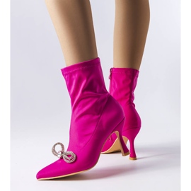 PA1 Růžové kozačky zdobené zirkonovou mašlí Mars růžový 1