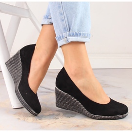 Dámské černé semišové lodičky na klínku Potocki SZ12024 černá 1