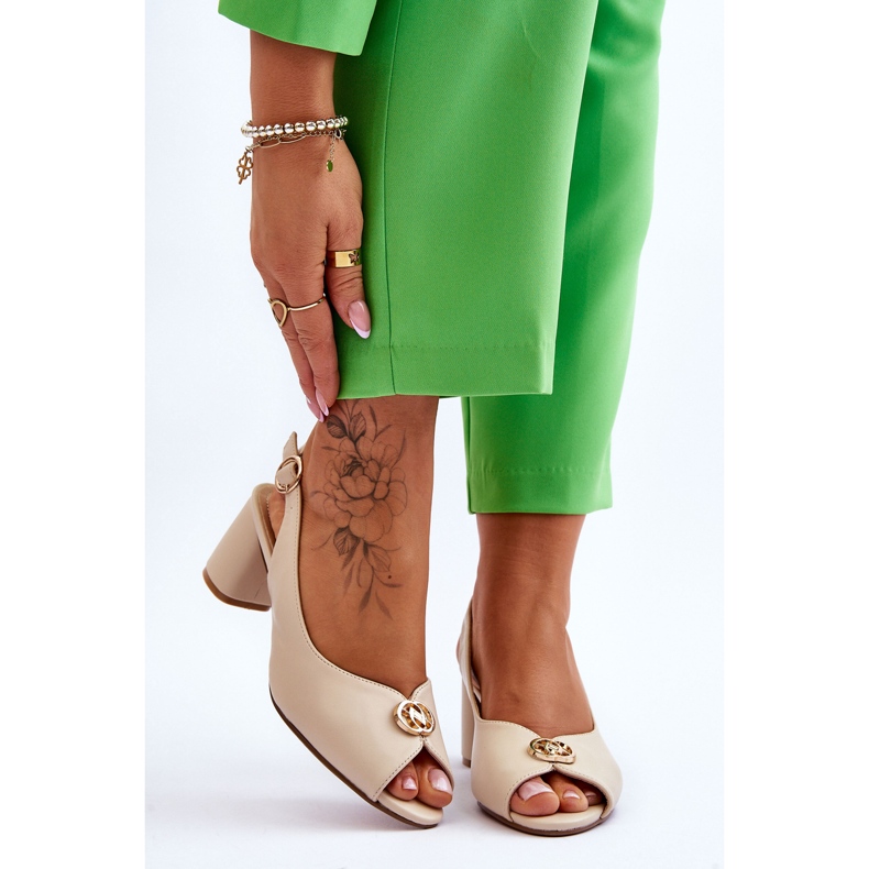 Módní béžové kožené sandály na vysokém podpatku Hette béžový 1 Módní béžové kožené sandály na vysokém podpatku Hette béžový 1