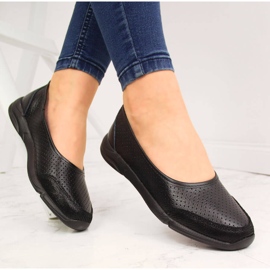 Dámské prolamované kožené baleríny černé eVento 3621 černá 2