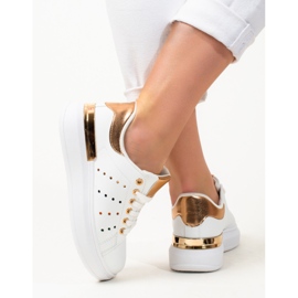 Bílé tenisky Shelovet se silnou podrážkou bílý 1