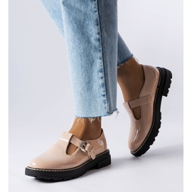 PA1 Béžové lakované boty Vaden béžový 1