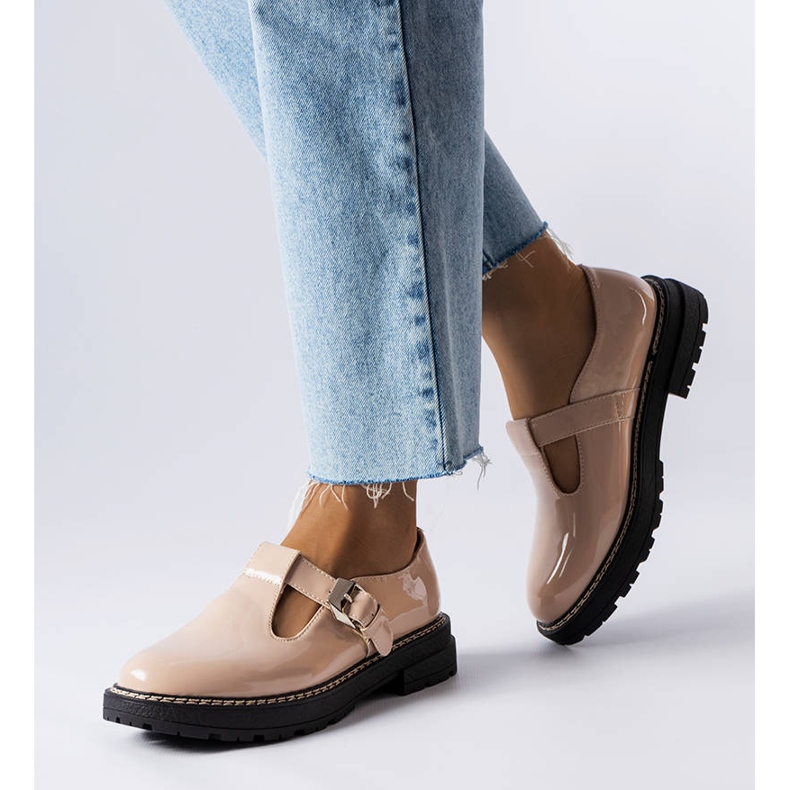 PA1 Béžové lakované boty Vaden béžový 1