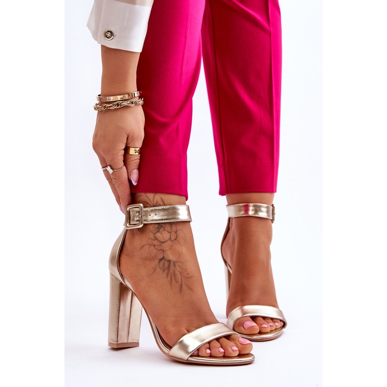 Zlaté sandály na podpatku Georgina zlatý 1