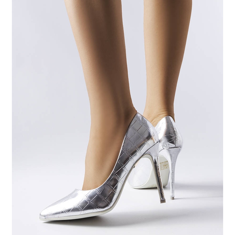 PA1 Stříbrné jehlice zdobené Raison ražbou stříbrný 1