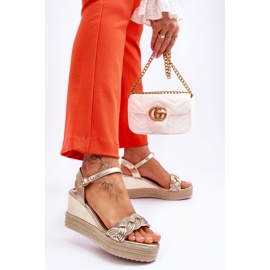 FB2 Klasické kožené sandály na klínu zlaté Denisse zlatý 2