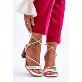 Dámské kožené sandály na podpatku bílá Seyna bílý 1 Dámské kožené sandály na podpatku bílá Seyna bílý 1