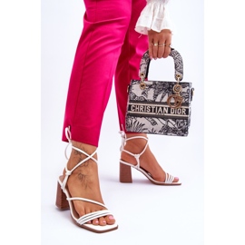 Dámské kožené sandály na podpatku bílá Seyna bílý 2 Dámské kožené sandály na podpatku bílá Seyna bílý 2