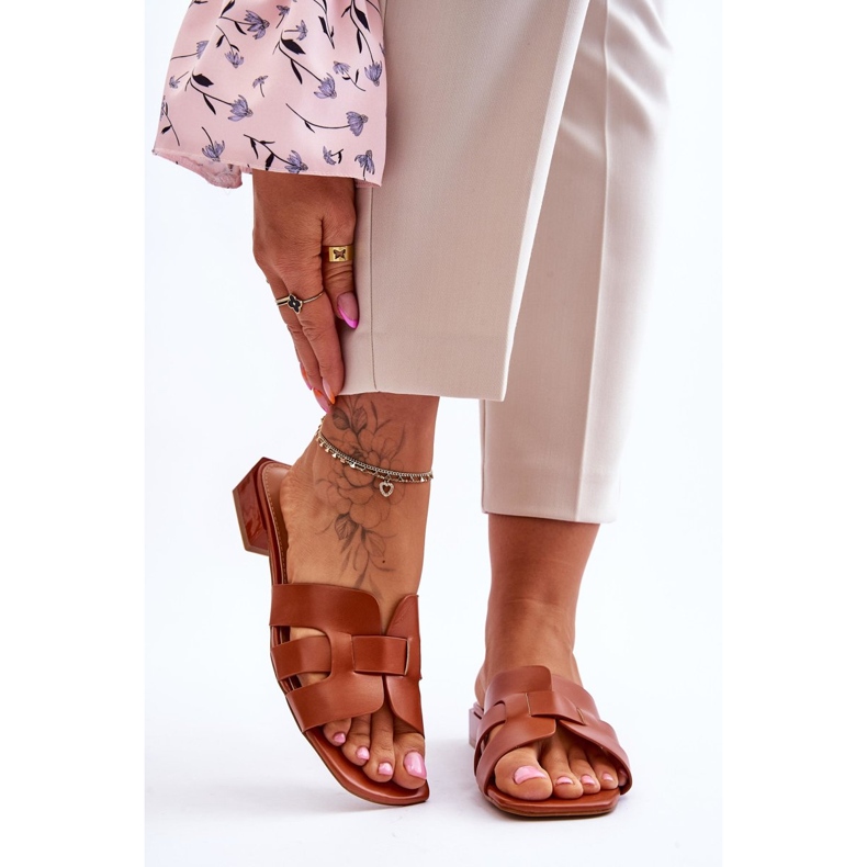 FJ1 Klasické dámské kožené pantofle Camel Fendy hnědý 1