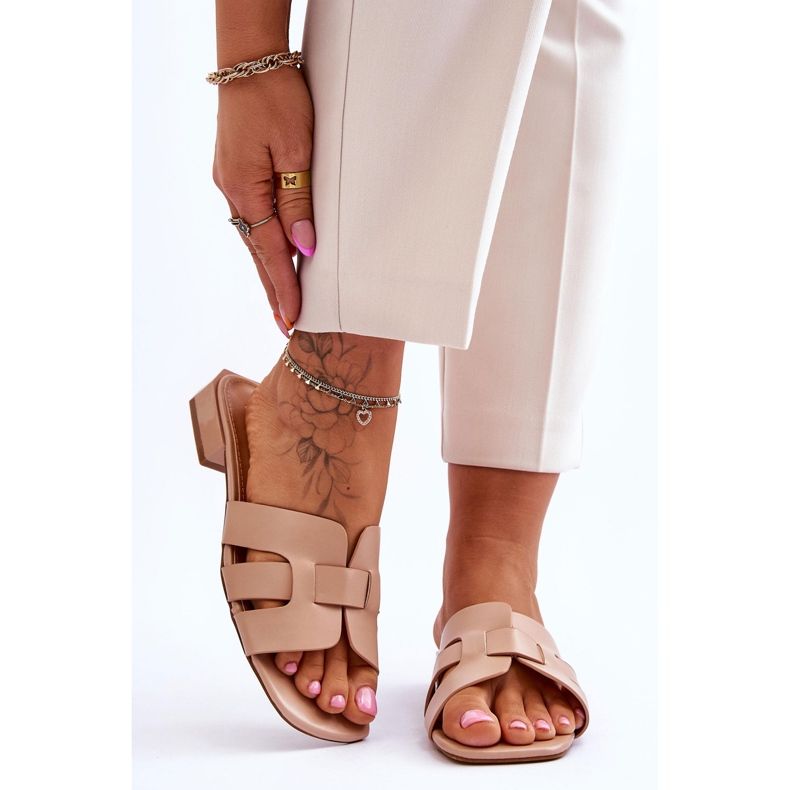 FJ1 Klasické dámské kožené pantofle Béžové Fendy béžový 1