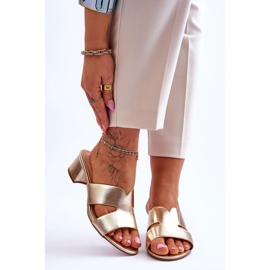 FJ1 Klasické kožené sandály na nízkém podpatku Golden Miley zlatý 1