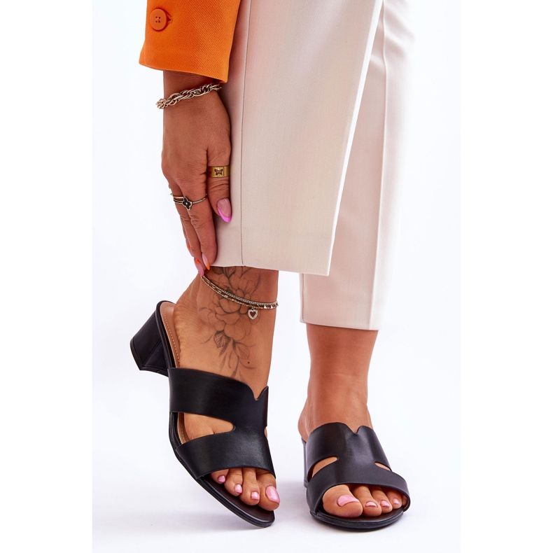 Klasické černé kožené sandály na nízkém podpatku Miley černá 1