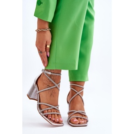 FJ1 Dámské kožené sandály s kubickými zirkony stříbrné podpatky Liviano stříbrný 1