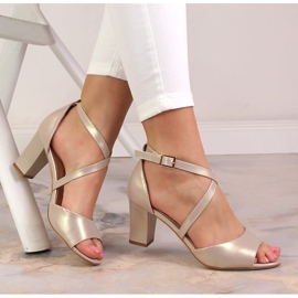 Elegantní dámské saténové zlaté sandály na sloupku Sergio Leone SK862 zlatý 1