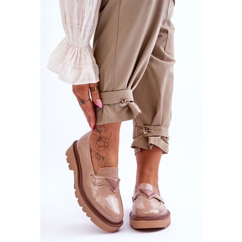 Vinceza Lakované dámské mokasíny na platformě s béžovým zdobením Jonett 1