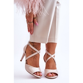 Sergio Leone Módní sandály na béžovém lakovaném vysokém podpatku Loressa béžový 1