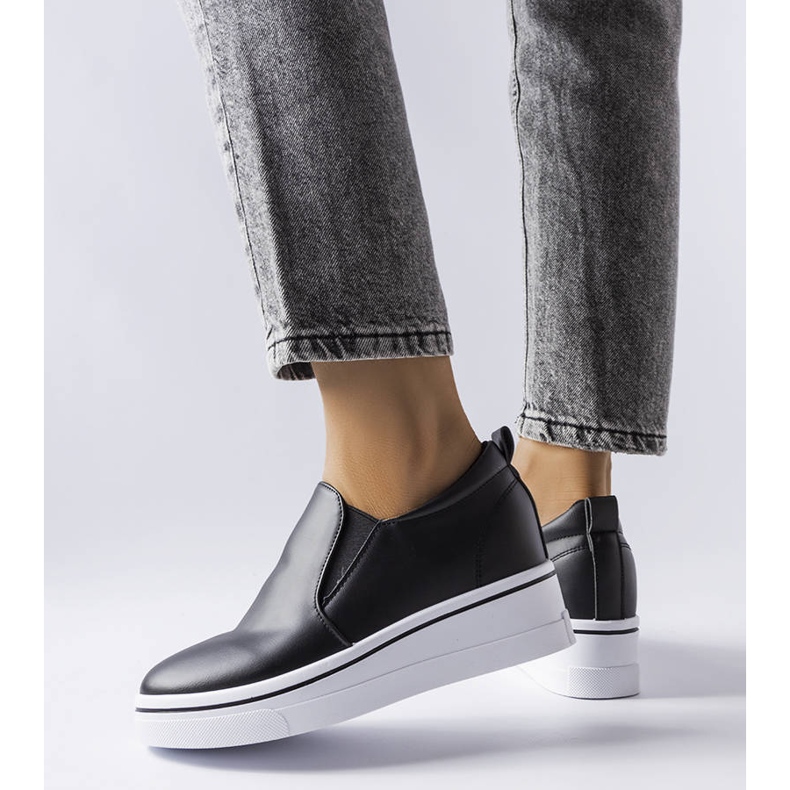 BM Černé slip-on tenisky na klínku od Francoeur černý 2