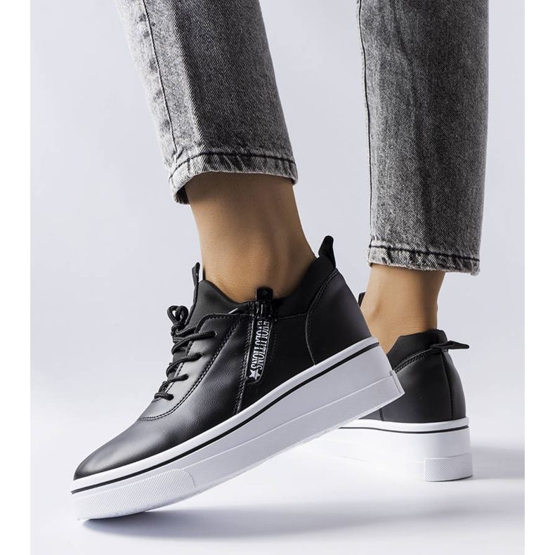 Černé tenisky na nízkém klínku od Mathieu černá 1