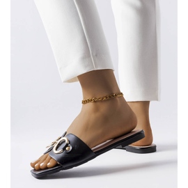 Černé elegantní skluzavky s řetízkem od Corbin černá 2