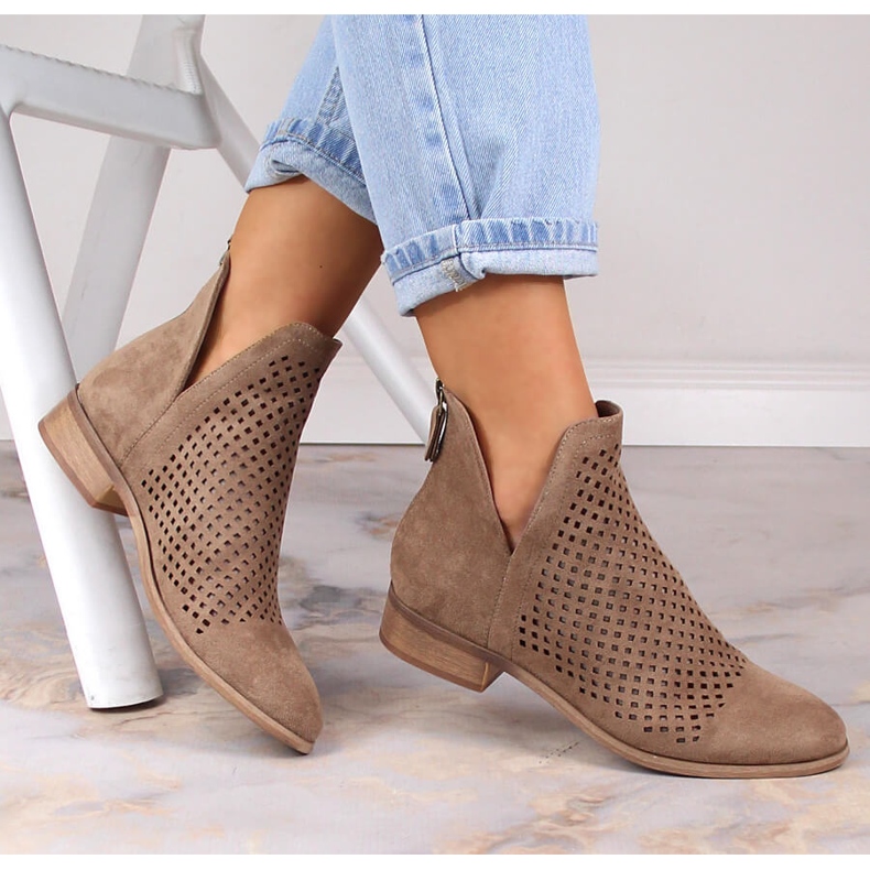 Dámské semišové prolamované béžové kozačky Potocki SZ12107 béžový 1