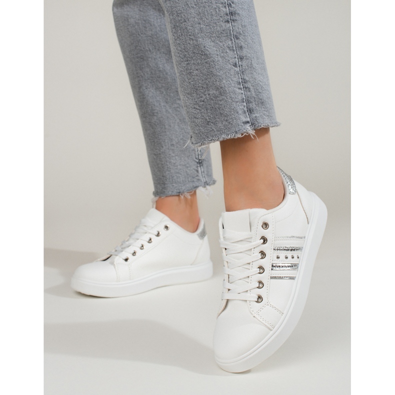 Klasické dámské sportovní boty bílé Shelovet bílý 1