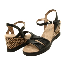 Caprice klínové kožené sandály 9-28710-20 040 Black Softnap černá 4