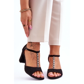 S.Barski Dámské semišové sandály na podpatku černé květy černá 1