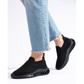 Černé textilní sportovní boty Shelovet černá 2