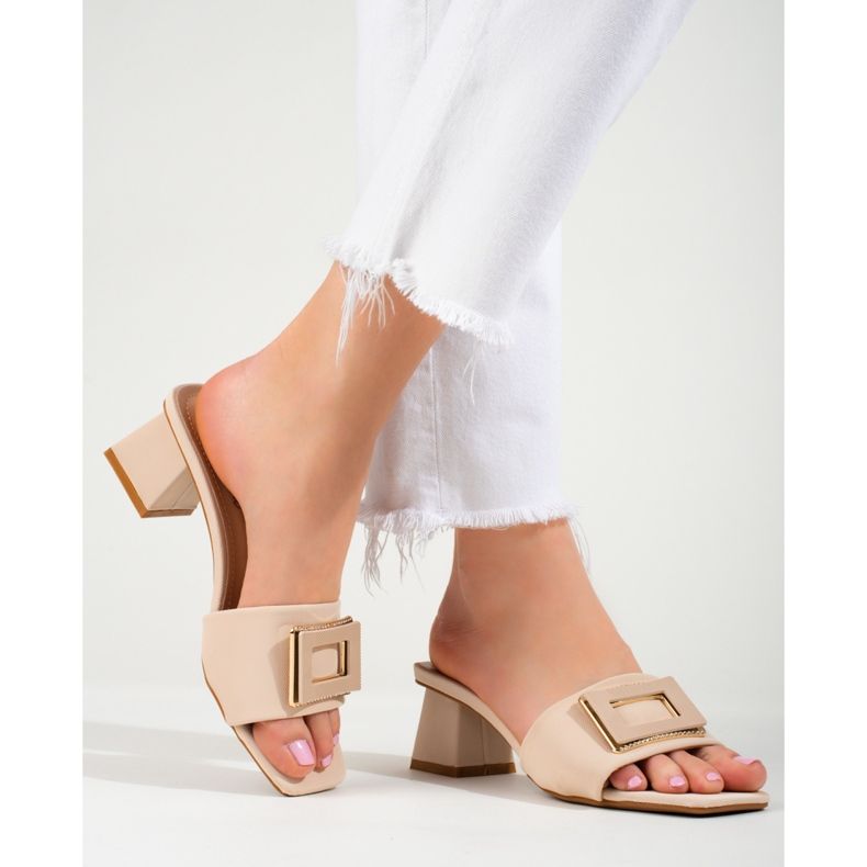 Dámské pantofle na nízkém podpatku Shelovet béžové béžový 1