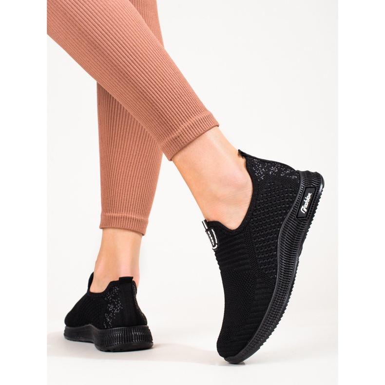 Lehké dámské černé textilní sportovní boty T.Sokolski černá 1