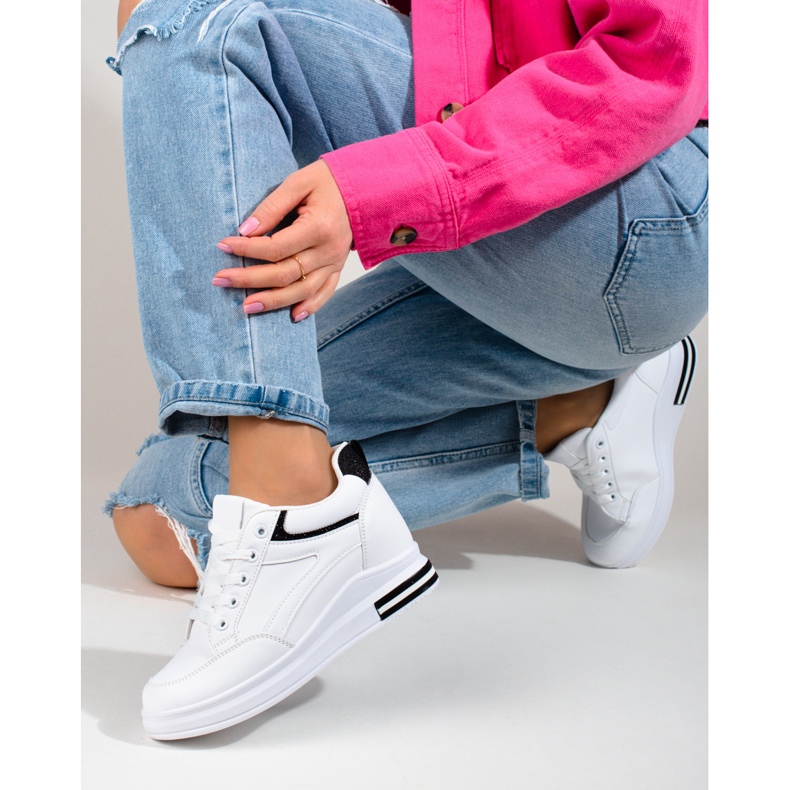 Bílé tenisky se skrytým klínem od Shelovet bílý 1 Bílé tenisky se skrytým klínem od Shelovet bílý 1