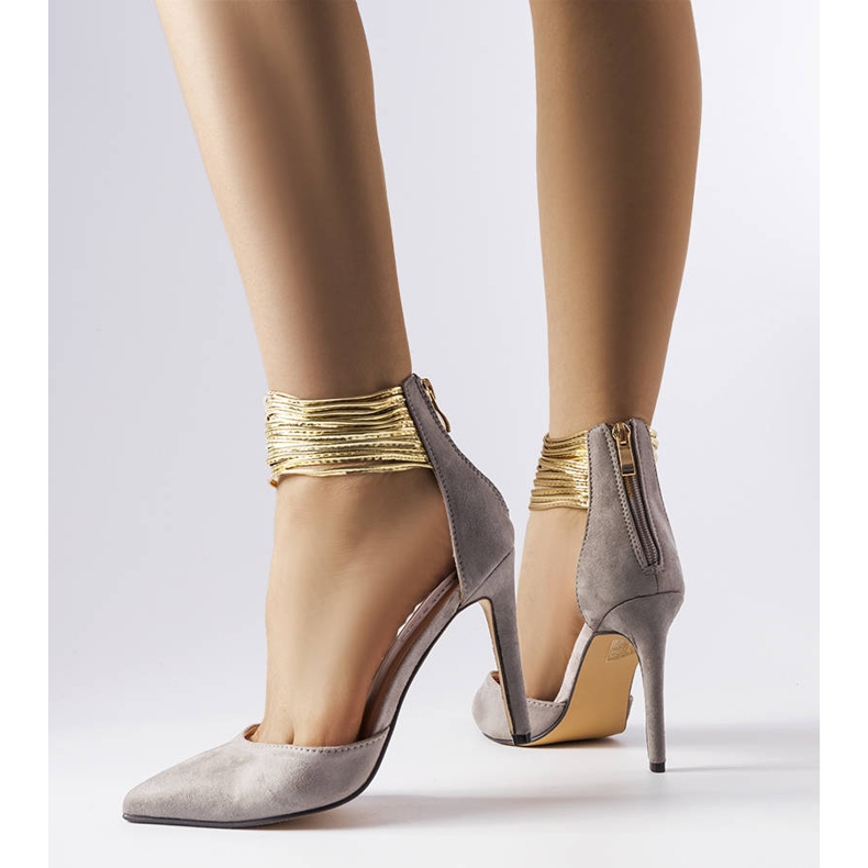 Šedé jehlice se zlatými proužky z Dulína šedá 1