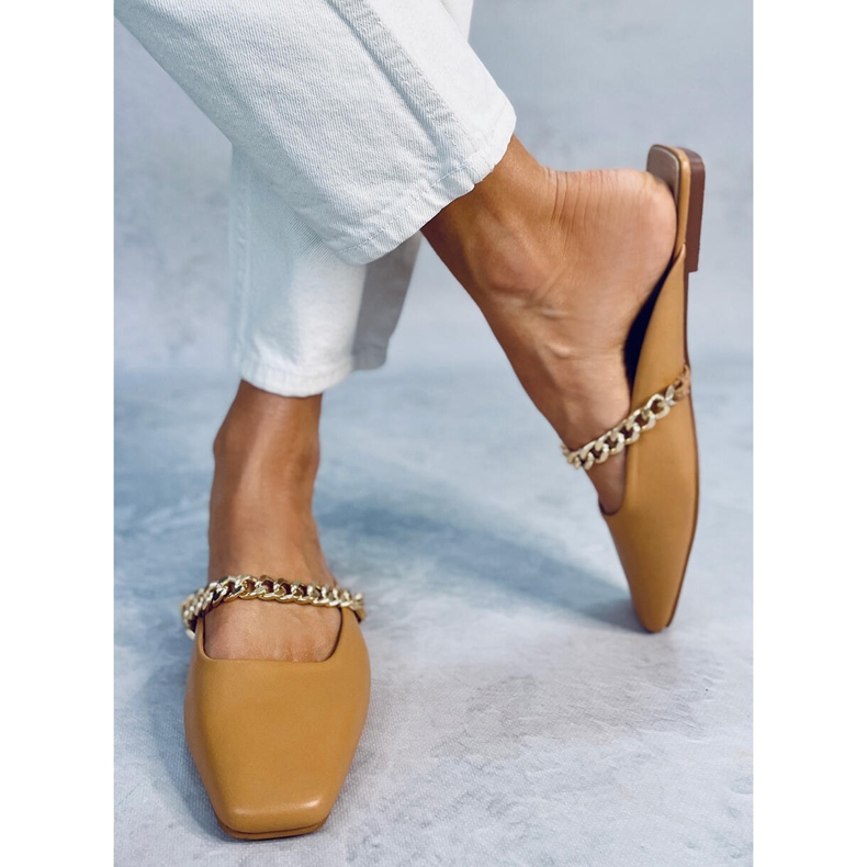 Seastar Pantofle Chiara Camel s řetízkem béžový 1