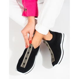 Dámské lehké sportovní boty na platformě Shelovet černá 2 Dámské lehké sportovní boty na platformě Shelovet černá 2