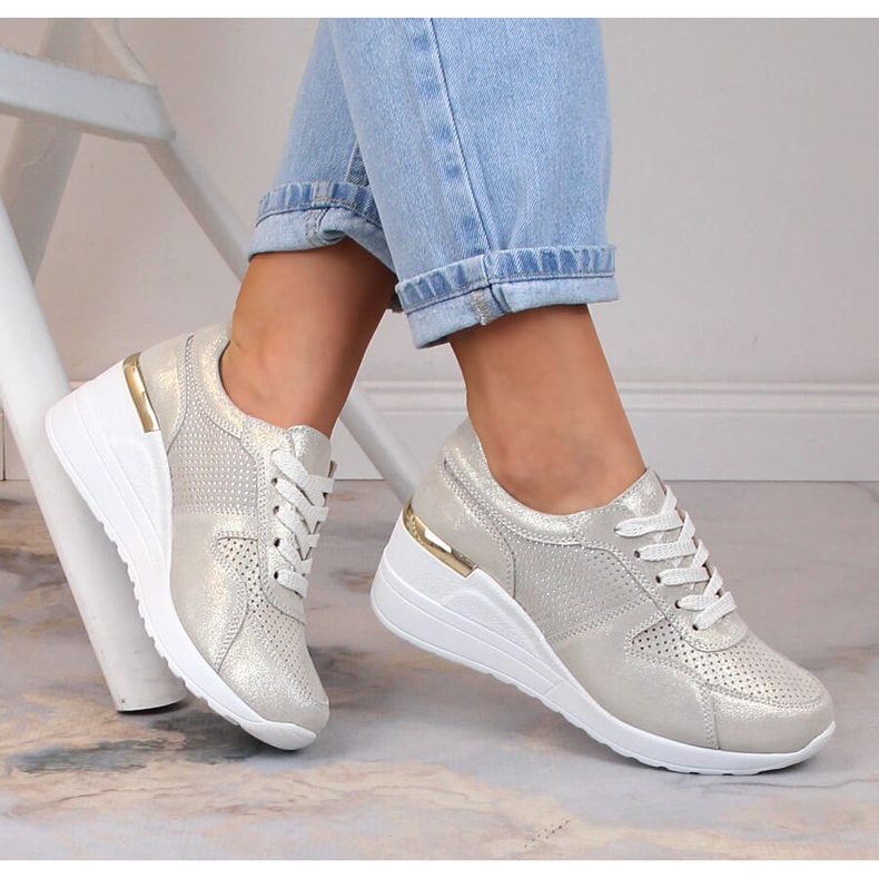 Kožené pohodlné boty na klínku zlaté S.Barski LR29525 zlatý 1 Kožené pohodlné boty na klínku zlaté S.Barski LR29525 zlatý 1