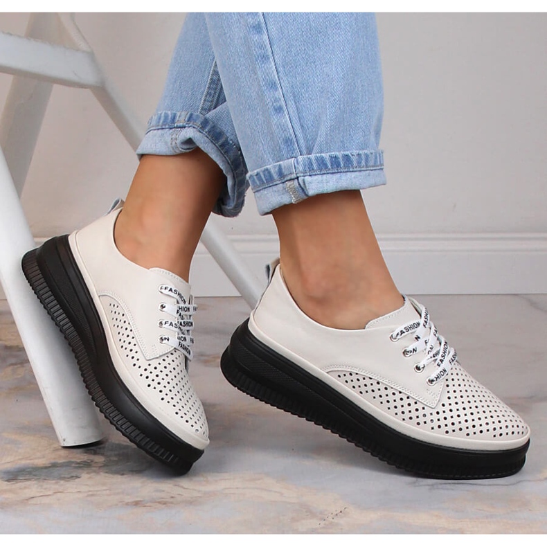 Potocki Kožené pohodlné dámské prolamované béžové boty Artiker 52C1990 béžový 1