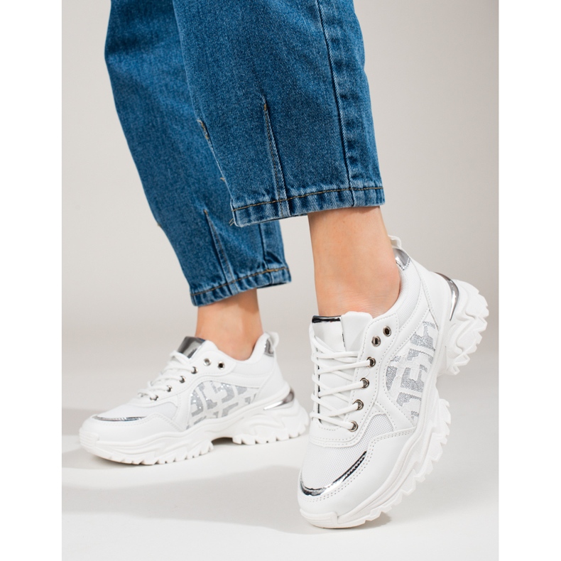 Pohodlné bílé sportovní boty Shelovet bílý 1