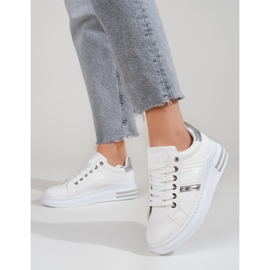 Dámské bílé kozačky se silnou podrážkou Shelovet bílý 1