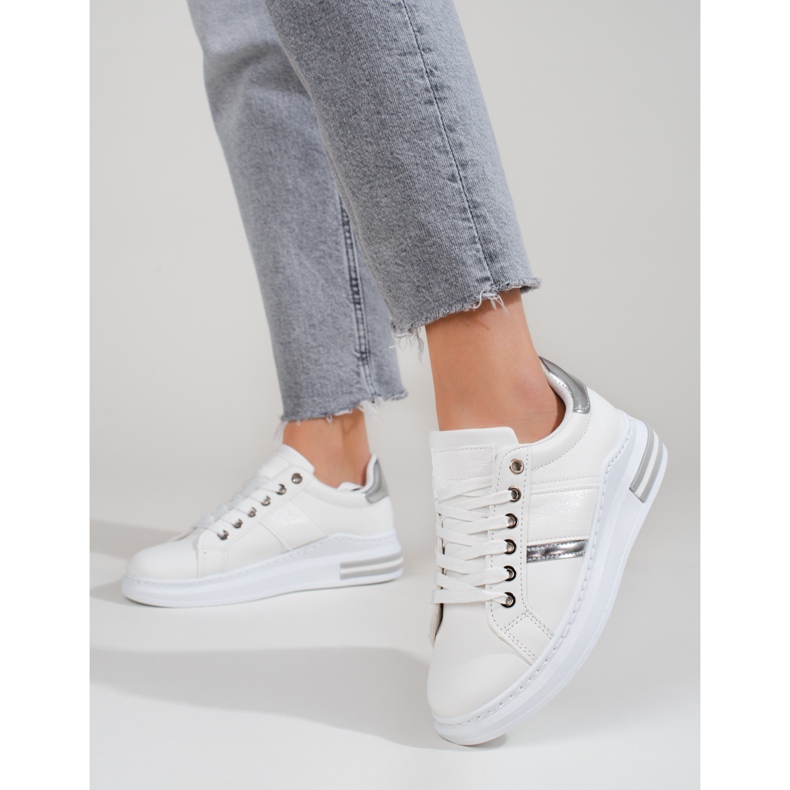 Dámské bílé kozačky se silnou podrážkou Shelovet bílý 1