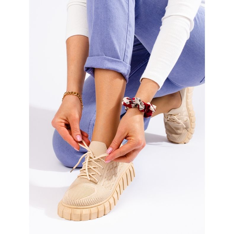Dámské béžové sportovní boty z látky Shelovet béžový 1