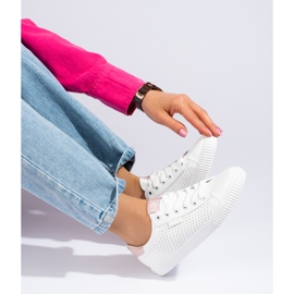 Bílé dámské prolamované tenisky Big Star HH274073 bílý 2
