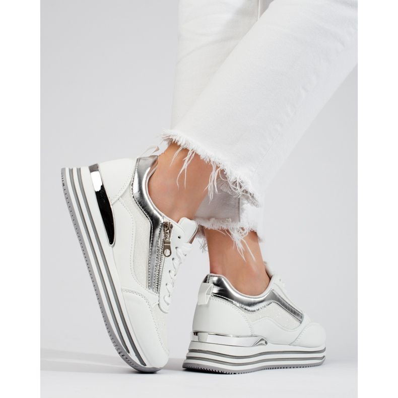 Bílé a stříbrné tenisky na platformě Shelovet bílý 1